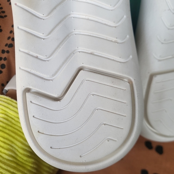 EUC TOMS Alpargata Mallow Rainbow Slip On Loafer Pride 5.5 - Picture 14 of 15